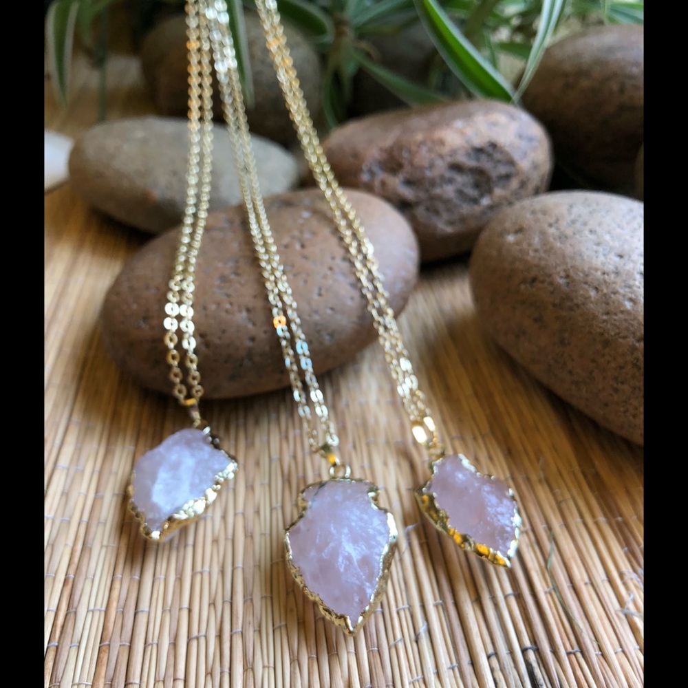 💐 ROSE QUARTZ 14K GOLD PLATED ARROWHEAD NECKLACE